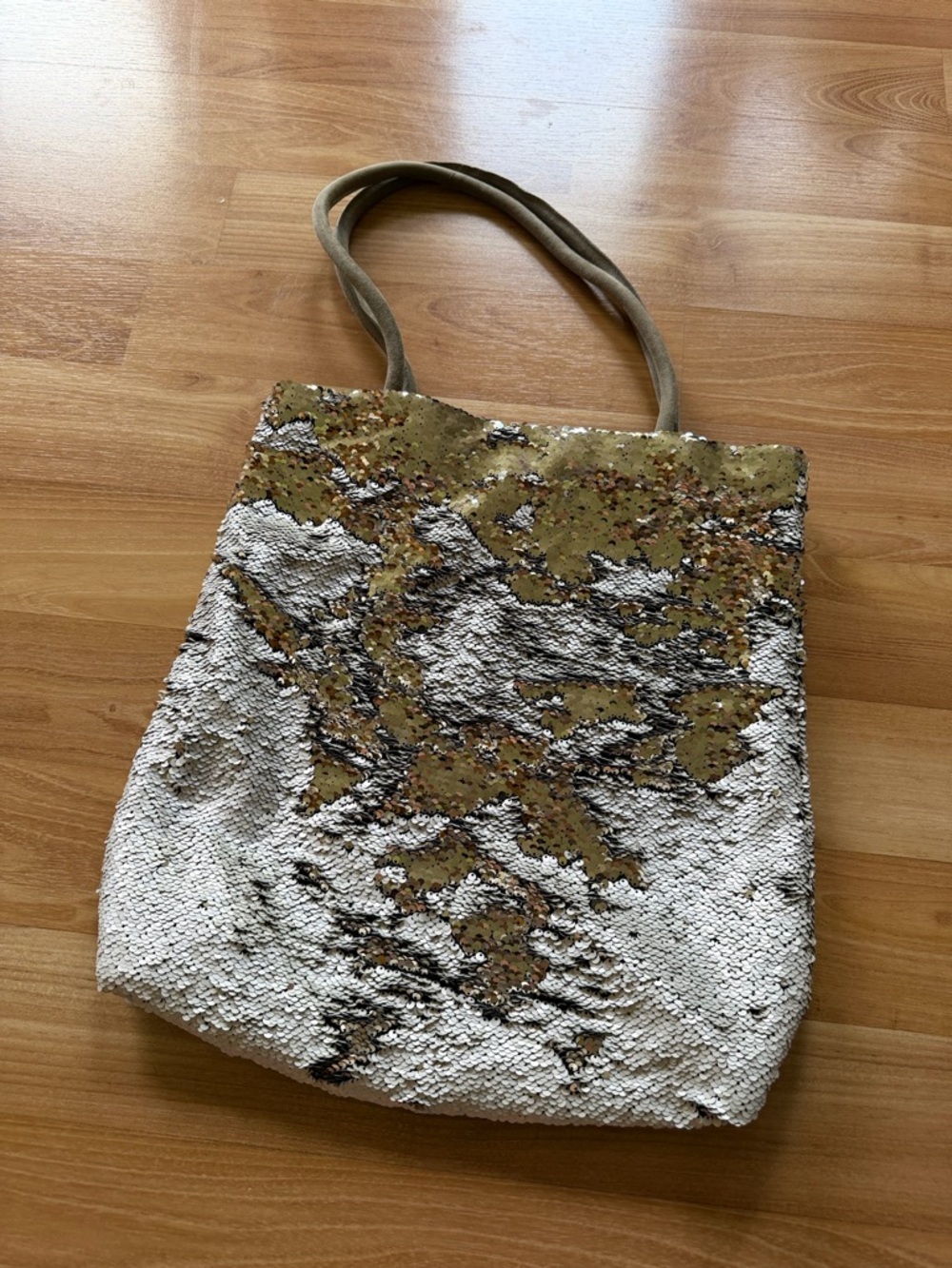 Tara Grinna purse / bag gold and silver sequins to swipe larger size great style